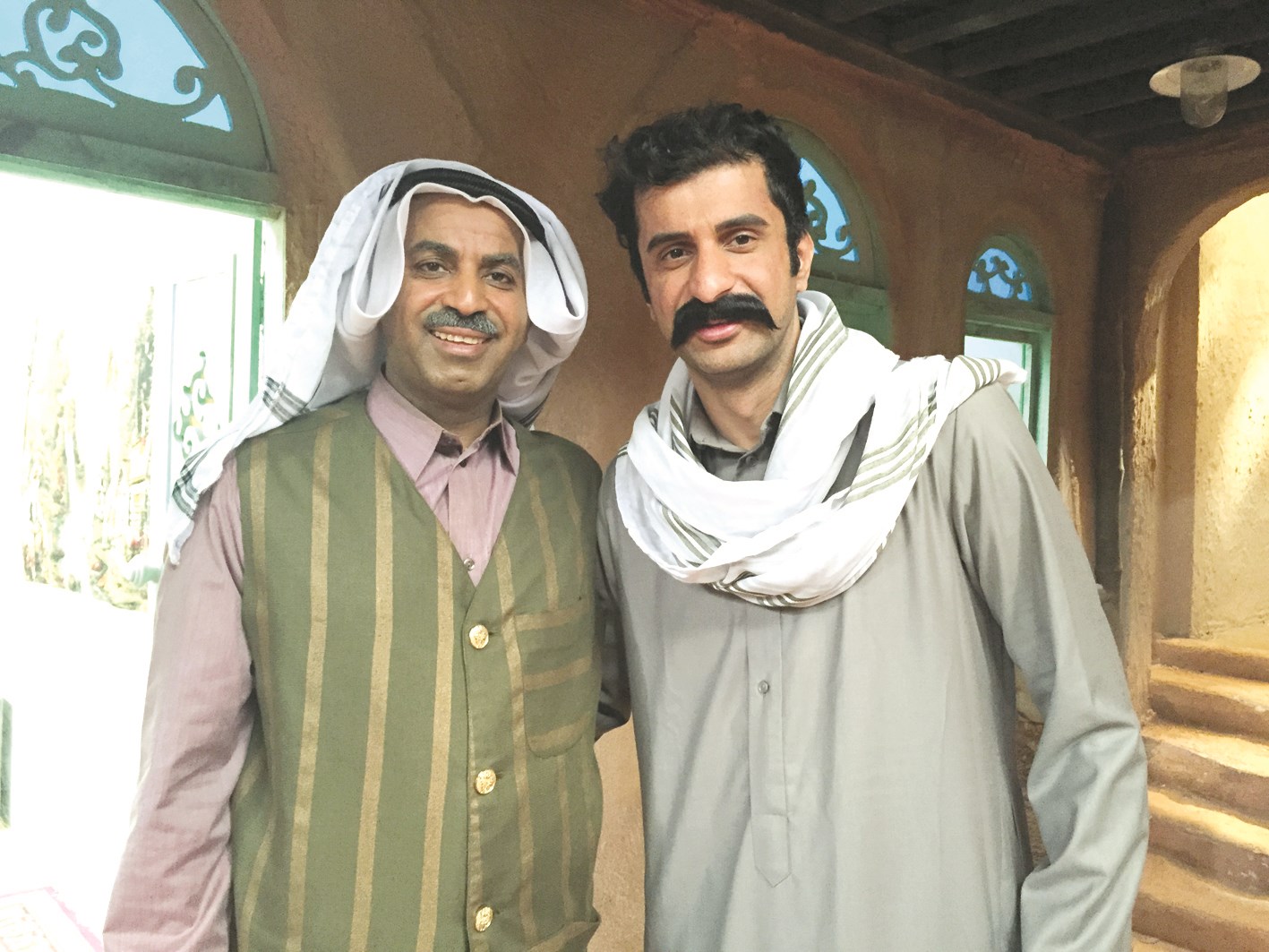 حميد البلوشي مع طارق العلي في كواليس «الفصلة»