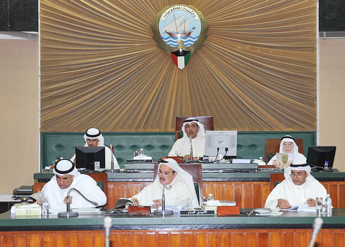 u0645u0647u0644u0647u0644 u0627u0644u062eu0627u0644u062f u0645u062au0631u0626u0633u0627 u062cu0644u0633u0629 u0627u0644u0645u062cu0644u0633 u0627u0644u0628u0644u062fu064a  b  (u062au0635u0648u064au0631 u0633u0639u062f u0647u0646u062fu0627u0648u064a)