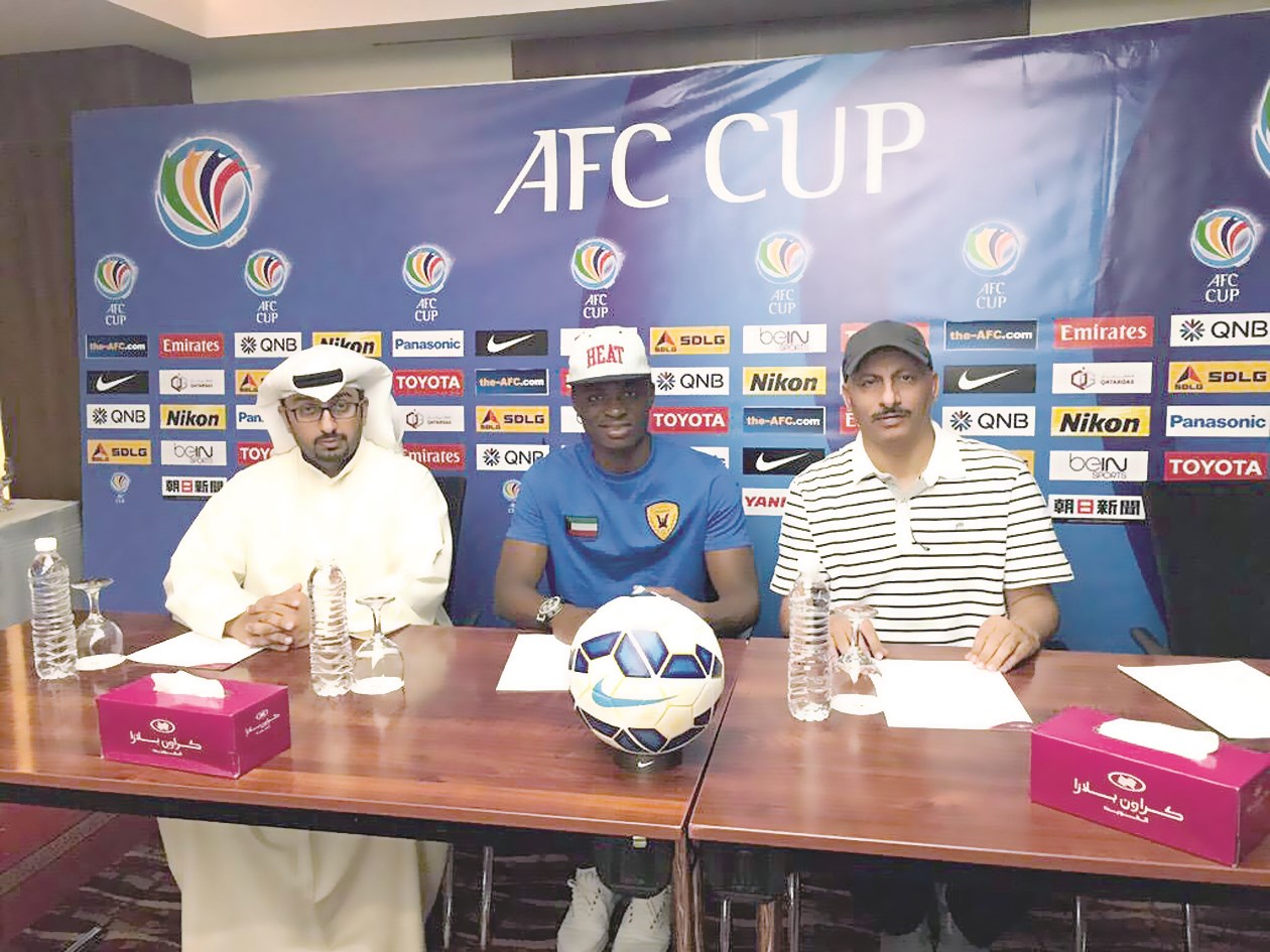 بديح خلال المؤتمر مع المحترف صوماليا و المنسّق الإعلامي فاروق العوضي