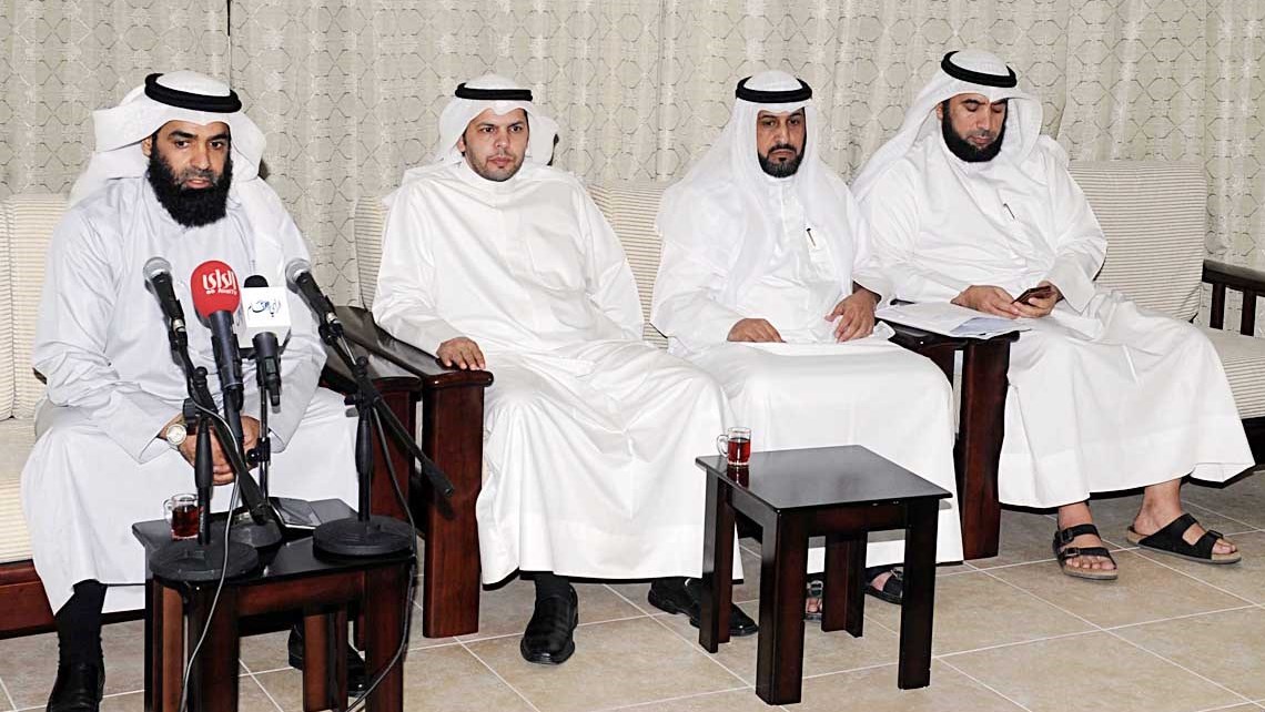 u0627u0644u0645u062du0627u0636u0631u0648u0646 u062eu0644u0627u0644 u0627u0644u0646u062fu0648u0629     (u062au0635u0648u064au0631 u0632u0643u0631u064au0627 u0639u0637u064au0629 )