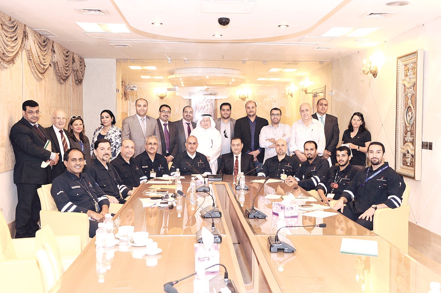 u0627u0644u0639u062cu0645u064a u0645u062au0648u0633u0651u0637u0627u064b u0645u0633u0624u0648u0644u064a u0627u0644u0635u064au0627u0646u0629 u0641u064a u0627u0644u0645u0635u0641u0627u0629 u0648u0627u0644u0635u062du0627u0641u064au064au0646