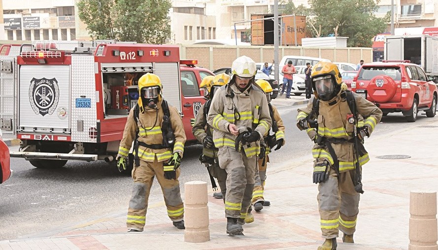 u0631u062cu0627u0644 u0627u0644u0625u0637u0641u0627u0621 u064au0633u0631u0639u0648u0646 u0625u0644u0649 u062fu0627u062eu0644 u0627u0644u0645u062cu0645u0639