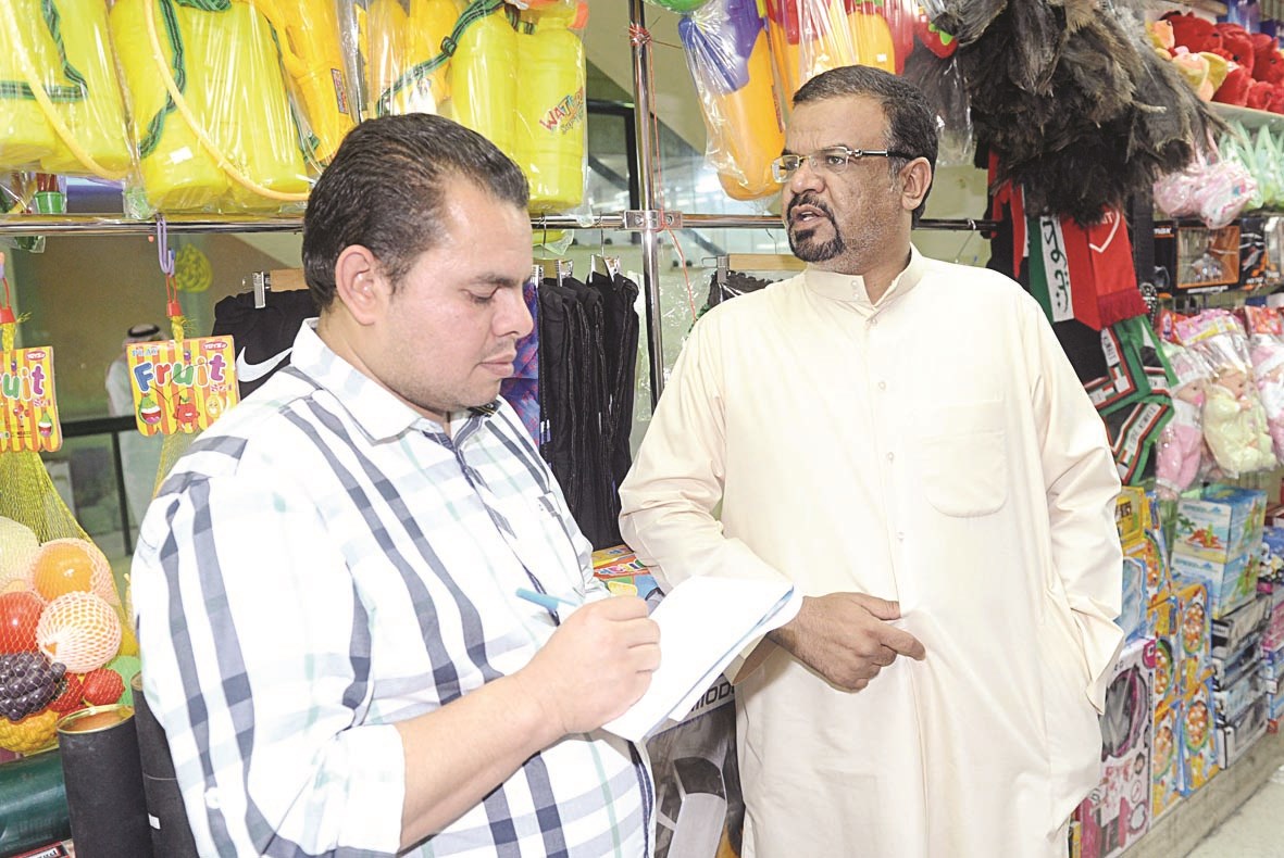 سامي الهطلاني متحدثا للزميل باسم عبدالرحمن