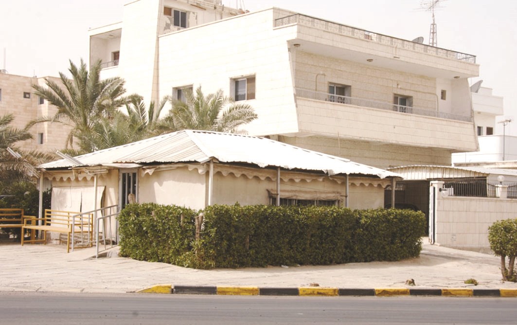 خيمة استغلت املاك الدولة