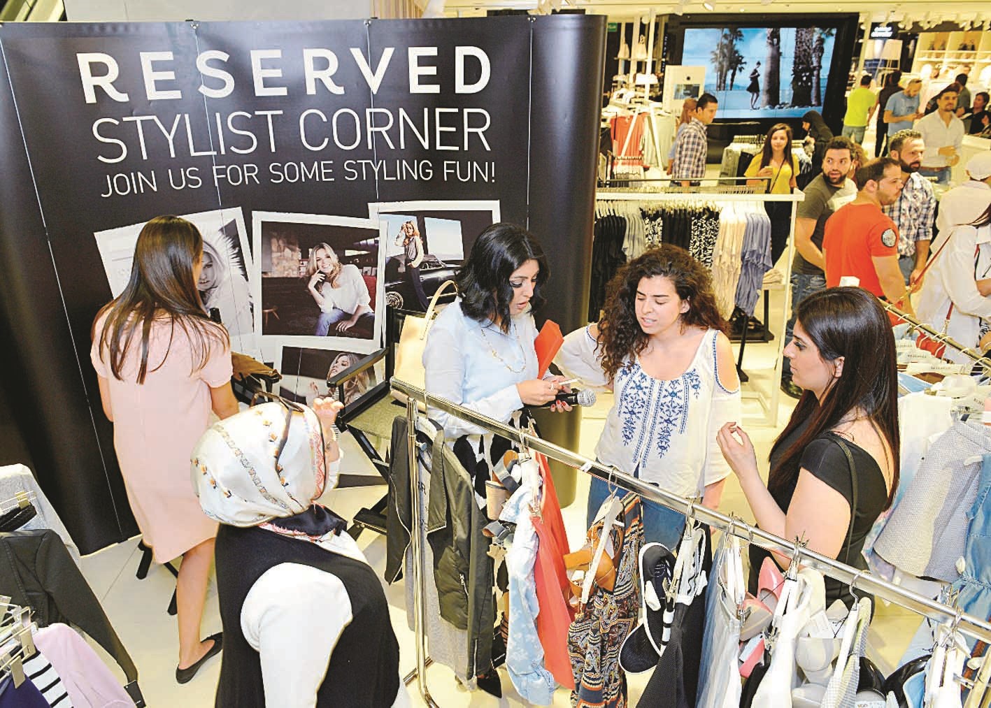 من أجواء الافتتاح في «مارينا بلازا»