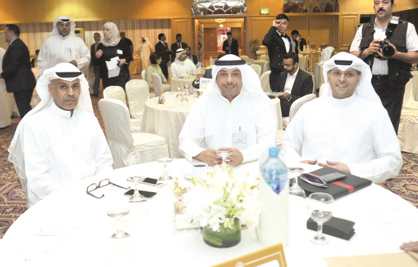 مجموعة من المشاركين