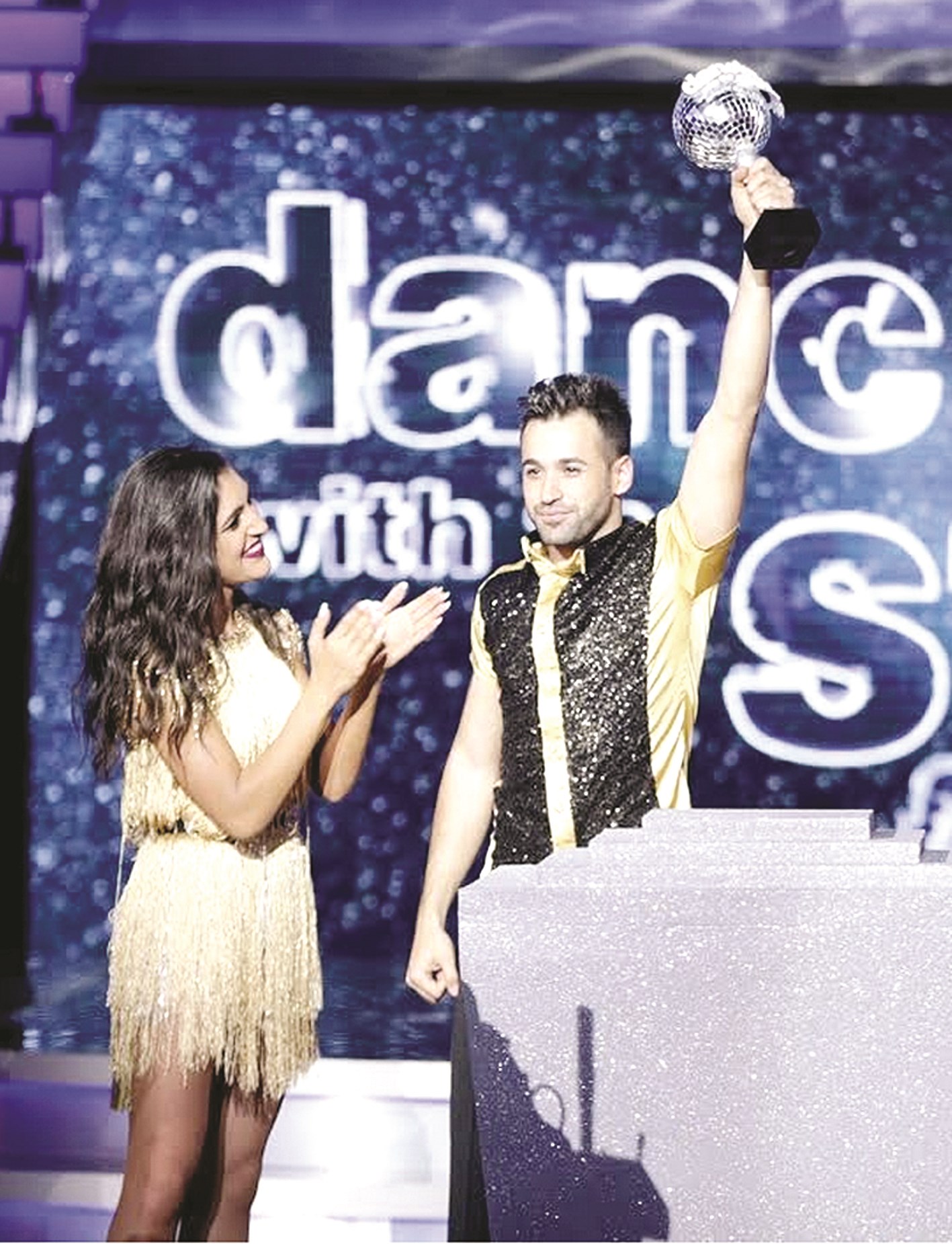 u0623u0646u0637u0648u0646u064a u062au0648u0645u0627 u0648u0634u0631u064au0643u062au0647 u0641u064a u0627u0644u0631u0642u0635 u0643u0644u0648u064au0647 u062du0648u0631u0627u0646u064a