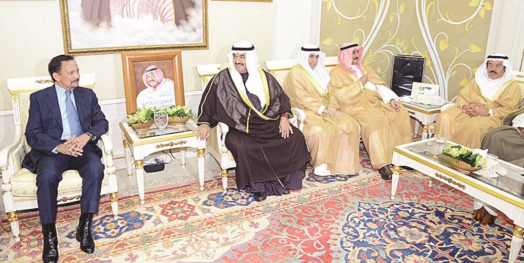 سلطان بروناي وناصر المحمد وعدد من المدعوين