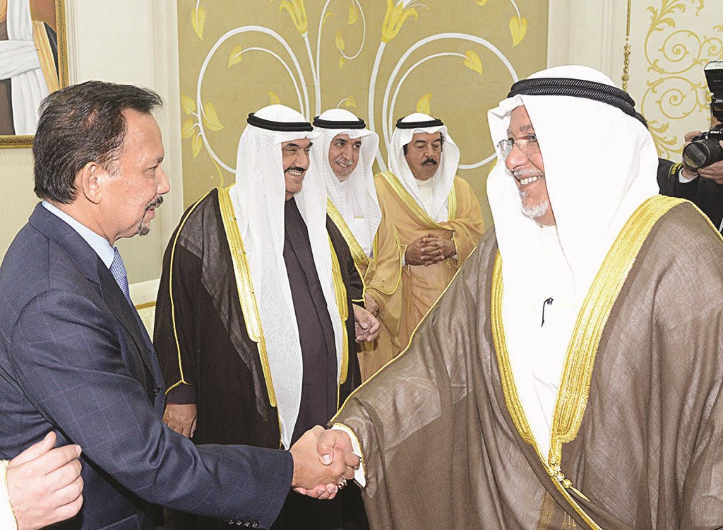 سلطان بروناي مرحباً بعلي الجراح