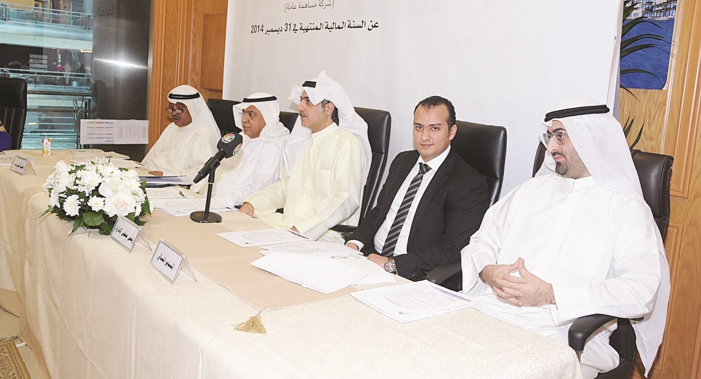 u0645u062du0645u062f u0627u0644u0623u064au0648u0628 u0648u0623u062du0645u062f u0639u0632u062a u0648u0646u0639u0645u0629 u062eu0644u0627u0644 u0627u0644u062cu0645u0639u064au0629 u0627u0644u0639u0645u0648u0645u064au0629  (u062au0635u0648u064au0631 u062cu0627u0633u0645 u0628u0627u0631u0648u0646)