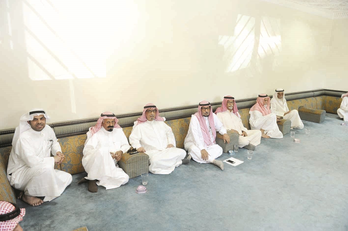 رواد الديوانية               (تصوير نايف العقلة)