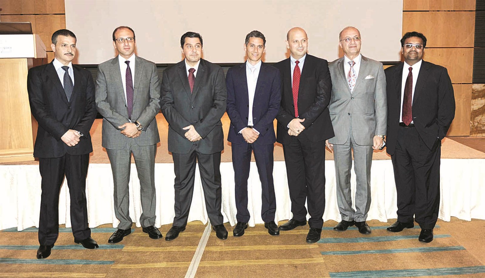 شعبان متوسّطاً مسؤولي «الملا و بهبهاني» (تصوير طارق عزالدين)