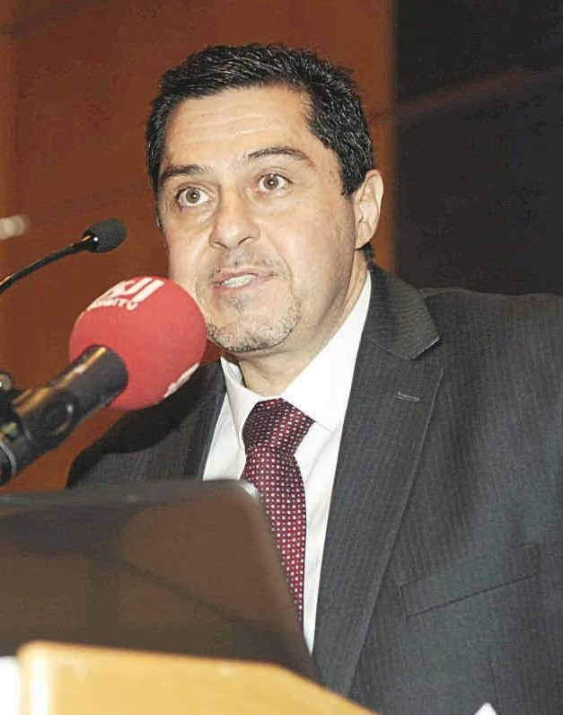 أوسكار ريفولي