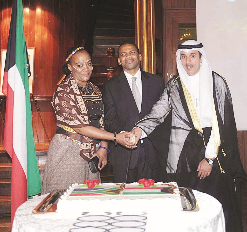 u0627u0644u0645u0634u0639u0627u0646 u0648u0628u0648u0646u0627 u0648u062du0631u0645u0647 u064au0642u0637u0639u0648u0646 u0642u0627u0644u0628 u0627u0644u062du0644u0648u0649