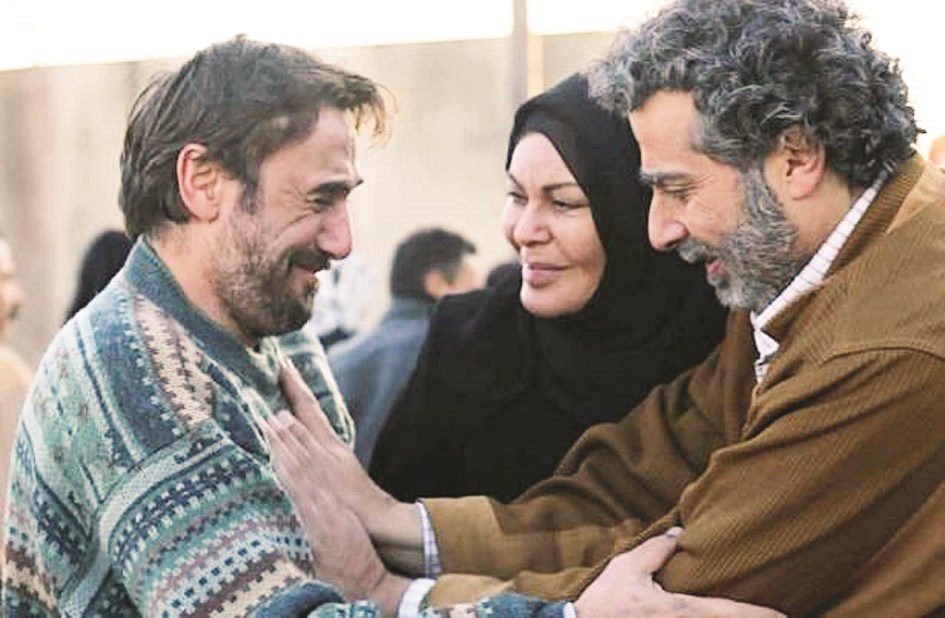 u0639u0645u0627u0631 u0634u0644u0642 u0648u0643u0627u0631u0645u0646 u0644u0628u0633 u0648u0628u0627u0633u0645 u0645u063au0646u064au0629 u0641u064a u0645u0634u0647u062f u0645u0646 u00abu0627u0644u0633u0631 u0627u0644u0645u062fu0641u0648u0646u00bb