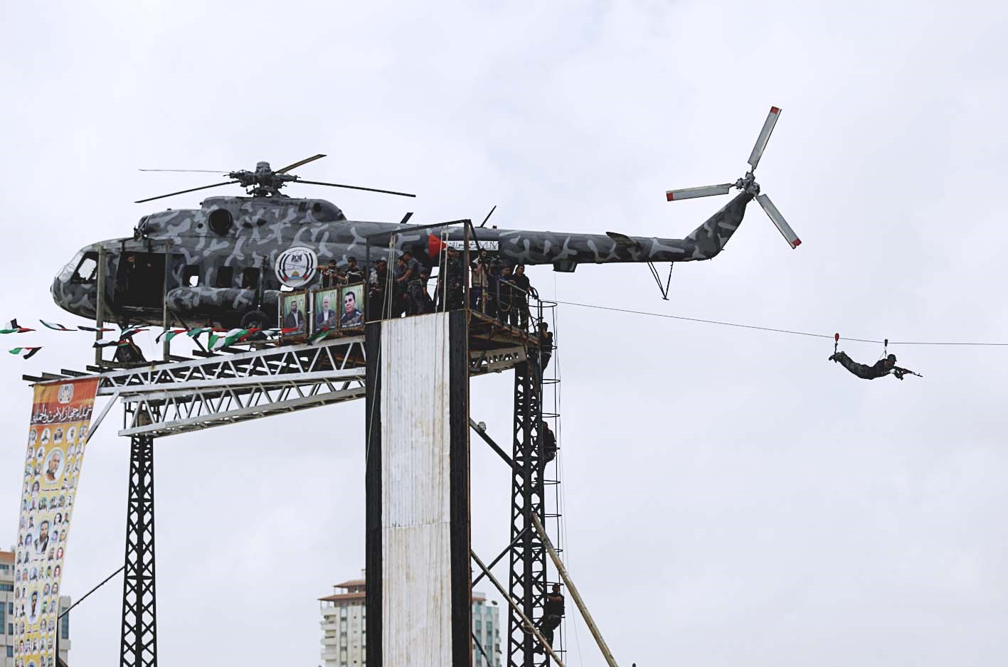 u0639u0646u0635u0631 u0645u0646 u00abu062du0645u0627u0633u00bb u062eu0644u0627u0644 u0627u0633u062au0639u0631u0627u0636 u0644u062au062fu0631u064au0628u0627u062a u0639u0633u0643u0631u064au0629 u0641u064a u063au0632u0629 u0623u0645u0633 (u0623 u0641 u0628)