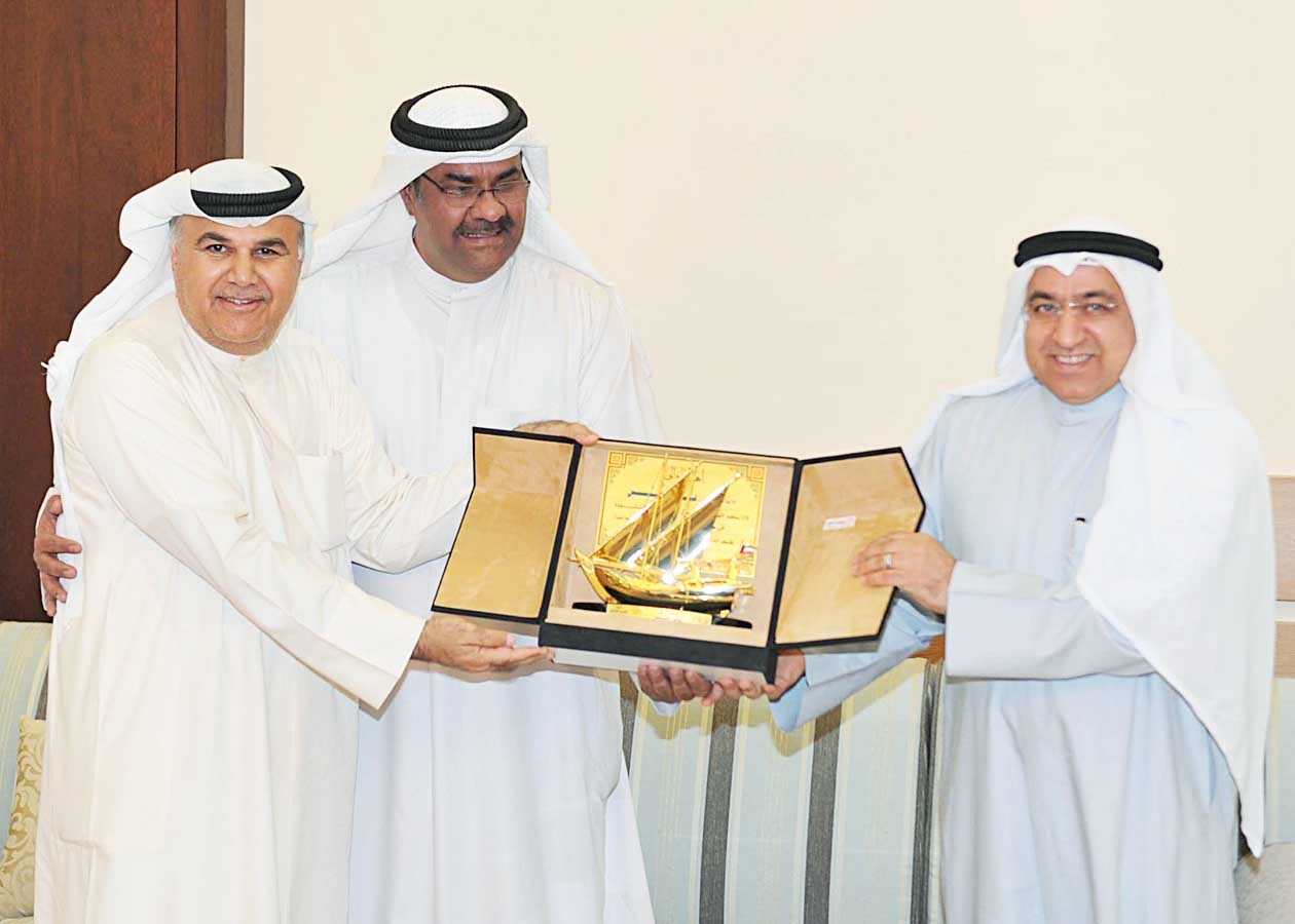 u0628u0648u0634u0647u0631u064a u0645u062au0644u0642u064au0627u064b u062fu0631u0639u0627u064b u062au0630u0643u0627u0631u064au0629 (u062au0635u0648u064au0631 u0633u0639u062f u0647u0646u062fu0627u0648u064a)