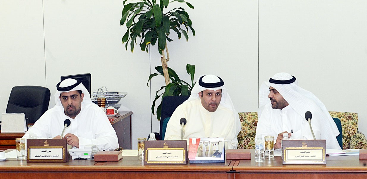 النصف والكندري والجبري خلال الاجتماع