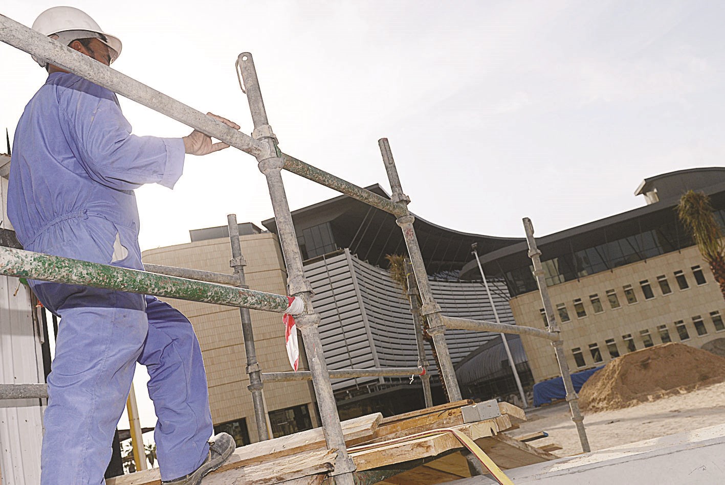 أعمال لا تتوقف