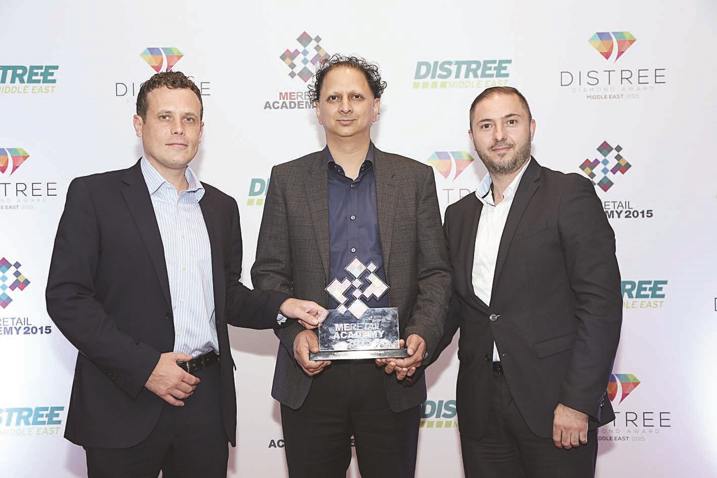 u0645u0645u062bu0651u0644 u0627u0644u0634u0631u0643u0629 u0645u062au0633u0644u0651u0645u0627u064b u0627u0644u062cu0627u0626u0632u0629