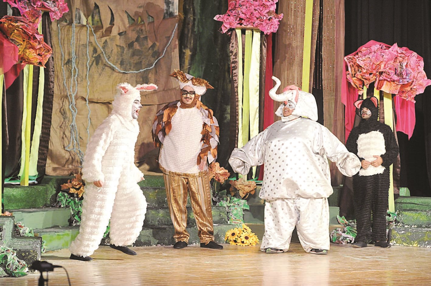 u0645u0634u0647u062f u0645u0646 u00abu0644u064au0644u0649 u0648u0627u0644u0643u0646u0632u00bb     (u062au0635u0648u064au0631 u0646u0648u0631 u0647u0646u062fu0627u0648u064a)