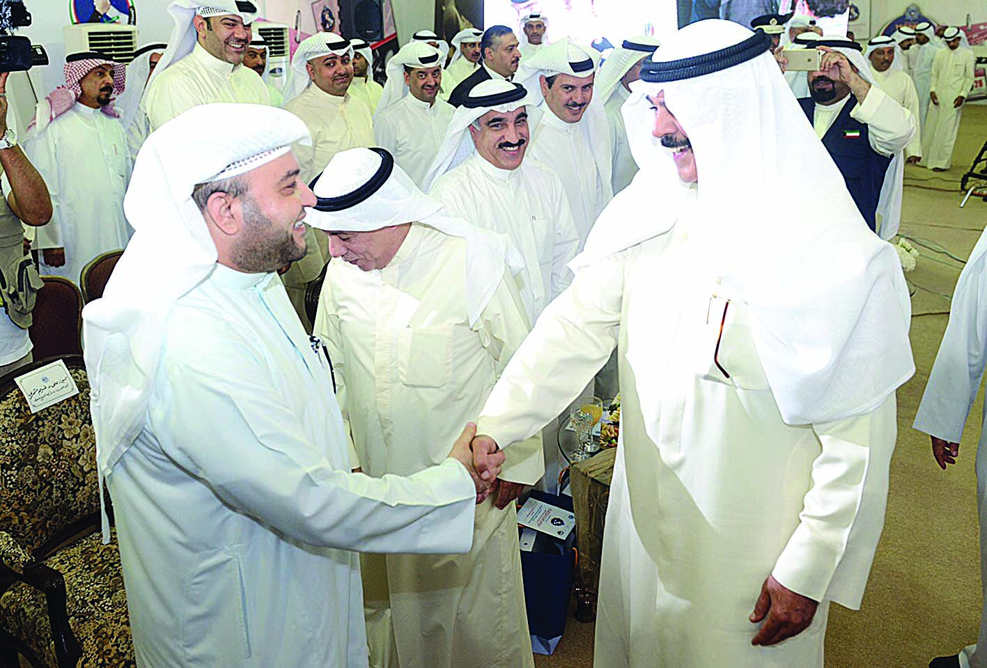 u0645u0635u0627u0641u062du0629 u0648u0627u0628u062au0633u0627u0645u0629 u0645u0634u062au0631u0643u0629 u0628u064au0646 u0648u0632u064au0631 u0627u0644u062fu0627u062eu0644u064au0629 u0648u0631u0626u064au0633 u0627u0644u062au062du0631u064au0631 u0627u0644u0632u0645u064au0644 u0645u0627u062cu062f u0627u0644u0639u0644u064a u062eu0644u0627u0644 u0627u0644u0644u0642u0627u0621 u0627u0645u0633  (u062au0635u0648u064au0631 u0637u0627u0631u0642 u0639u0632 u0627u0644u062fu064au0646)