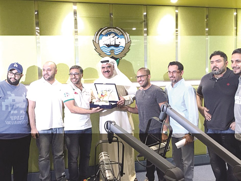 ... ومع فريق البرنامج