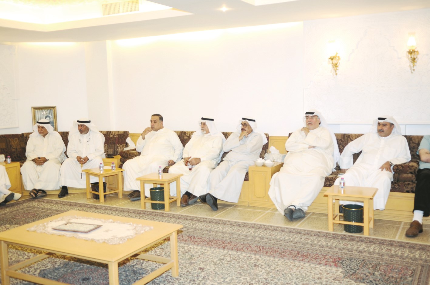 إنصات واهتمام            (تصوير كرم ذياب)