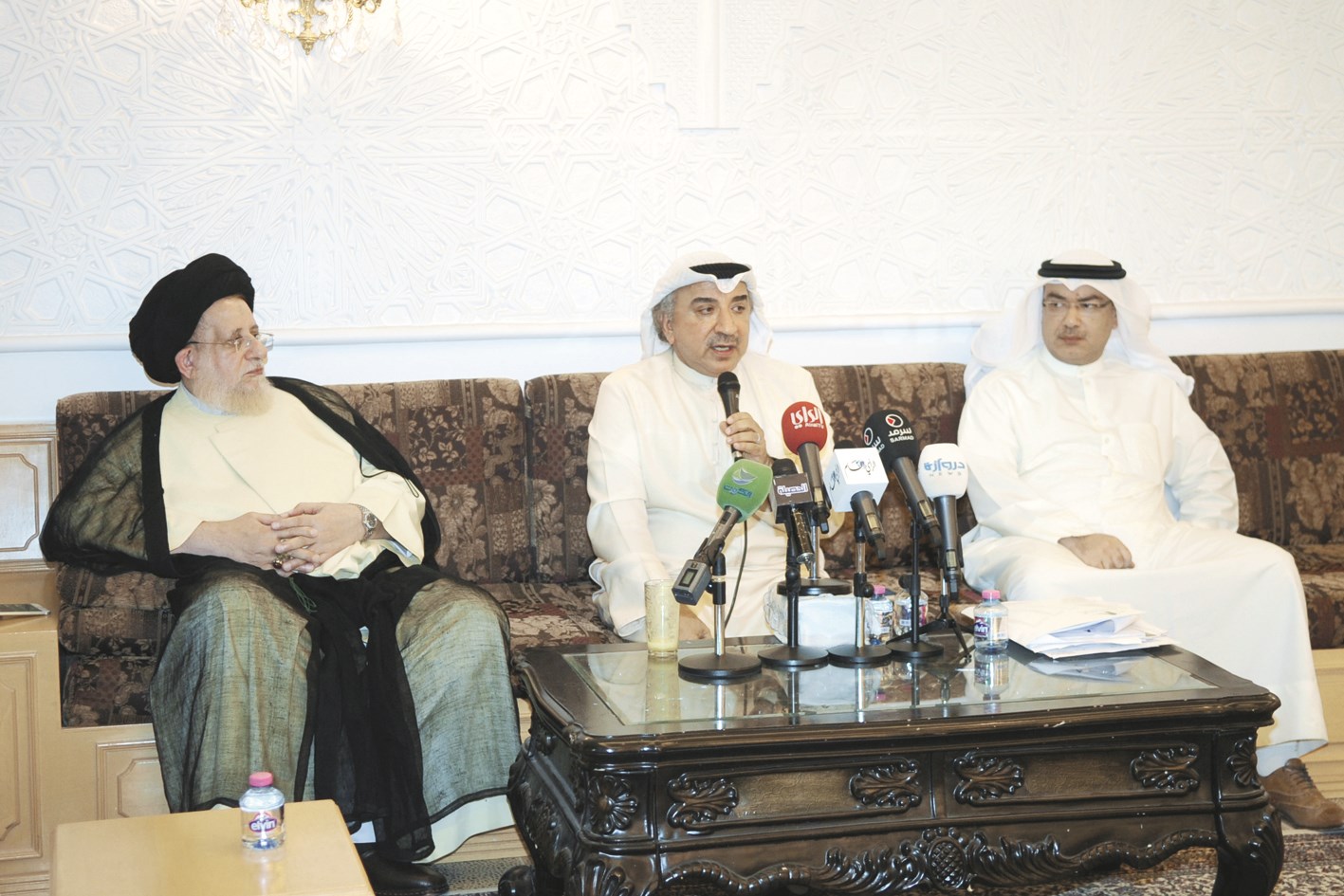 u062fu0634u062au064a u0645u062du0627u0636u0631u0627u064b u0648u0625u0644u0649 u064au0645u064au0646u0647 u0627u0644u0645u0647u0631u064a