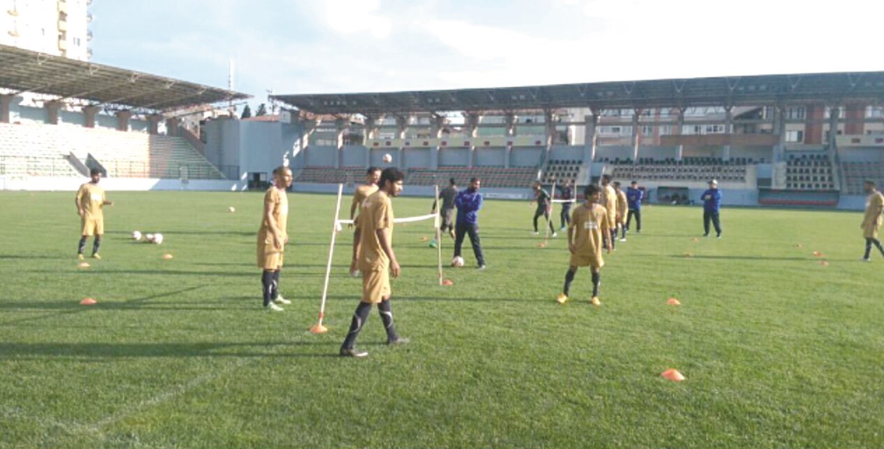 u0644u0642u0637u0629 u0645u0646 u062au062fu0631u064au0628u0627u062a u0645u0646u062au062eu0628 u0627u0644u0643u0648u064au062a u0641u064a u0645u0639u0633u0643u0631 u062au0631u0643u064au0627