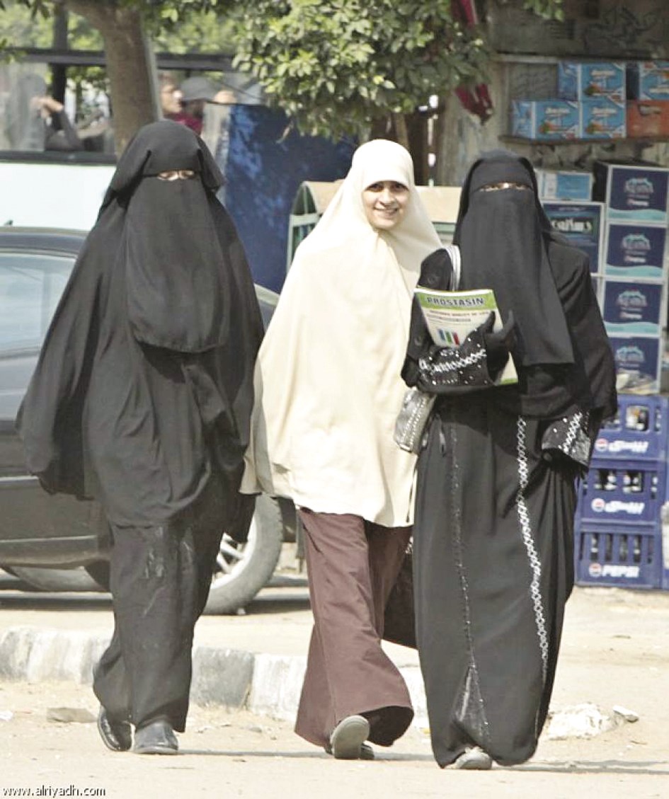 ما مصير الحجاب في مصر إذا نجحت «مليونية» خلعه؟!