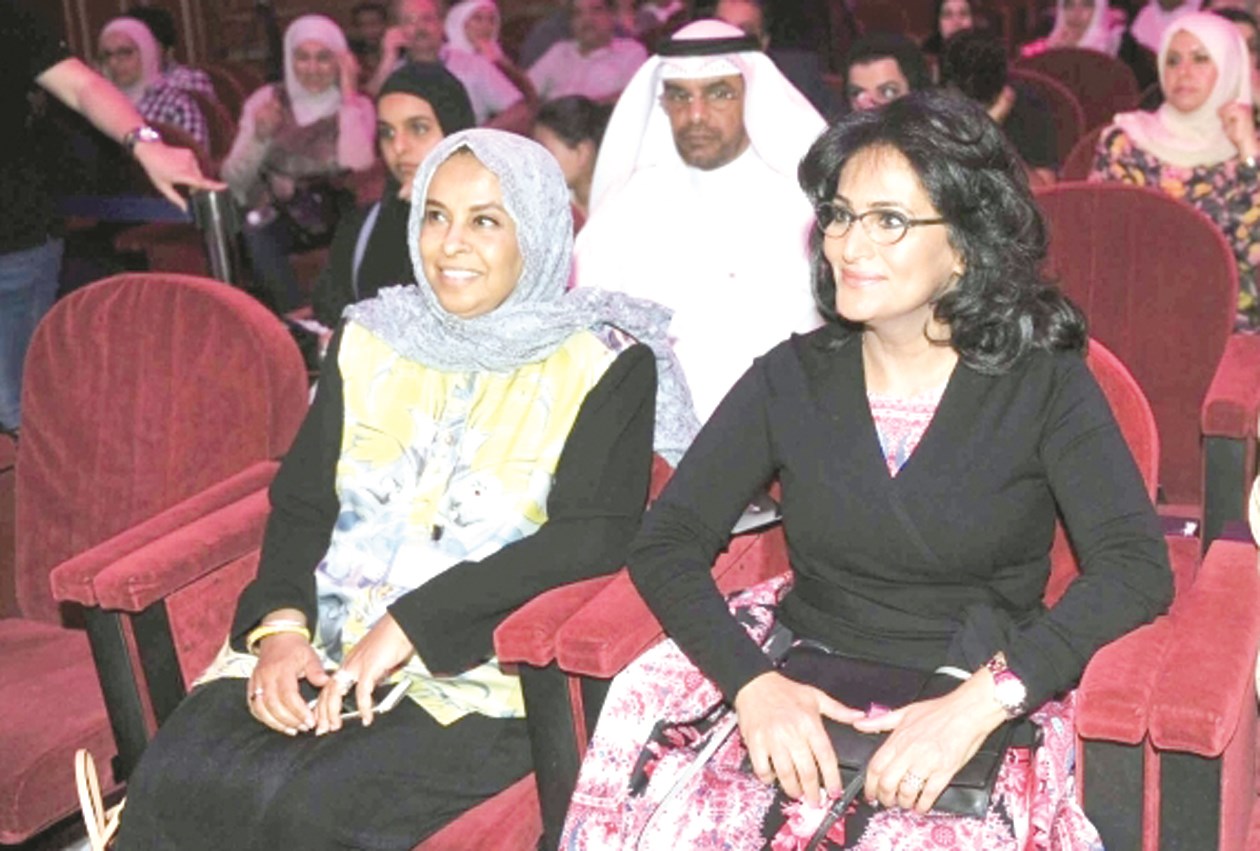 u0622u0645u0627u0644 u0627u0644u0633u0627u064au0631 u0648u0646u0648u0631u064au0629 u0627u0644u0639u0645u064au0631u064a