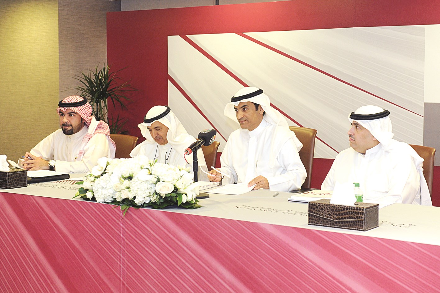 u0627u0644u0639u0645u064au0631u064a u0645u062au0631u0626u0651u0633u0627u064b u0627u0644u062cu0645u0639u064au0629 u0627u0644u0639u0645u0648u0645u064au0629 u0648u0625u0644u0649 u062cu0627u0646u0628u0647 u0627u0644u0645u062eu064au0632u064au0645    b   (u062au0635u0648u064au0631 u0632u0643u0631u064au0627 u0639u0637u064au0629)