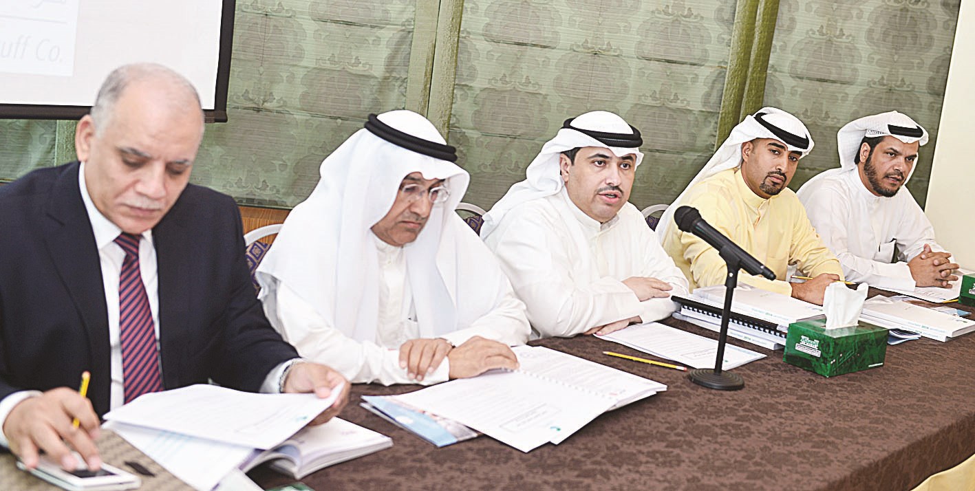 u062cu0627u0646u0628 u0645u0646 u0627u0644u062cu0645u0639u064au0629 u0627u0644u0639u0645u0648u0645u064au0629 (u062au0635u0648u064au0631 u0645u0648u0633u0649 u0639u064au0627u0634)