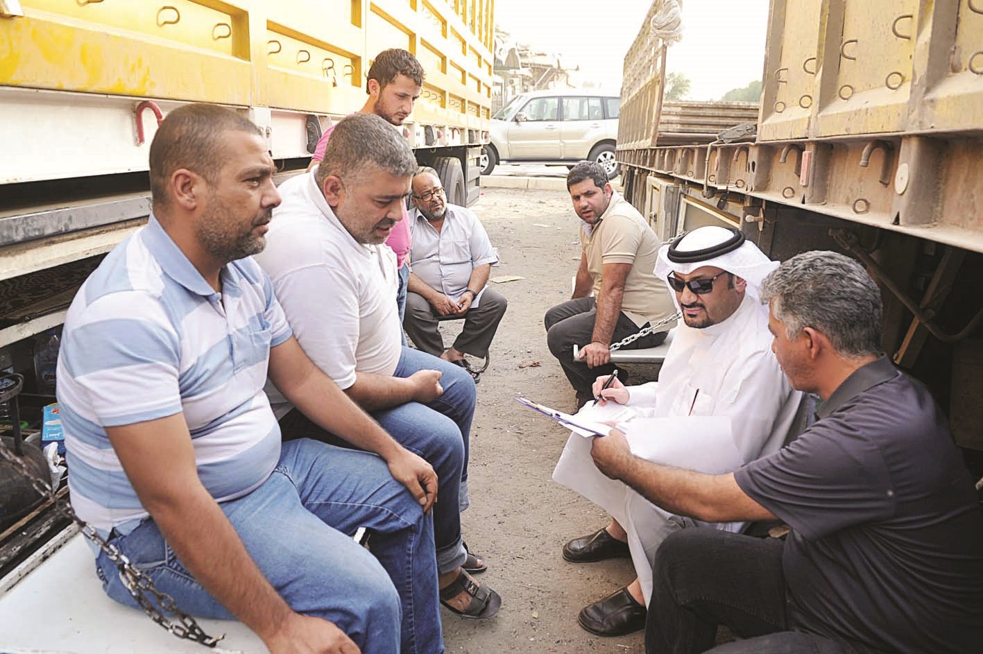 سائقون يبثون شكواهم إلى الزميل ناصر الفرحان