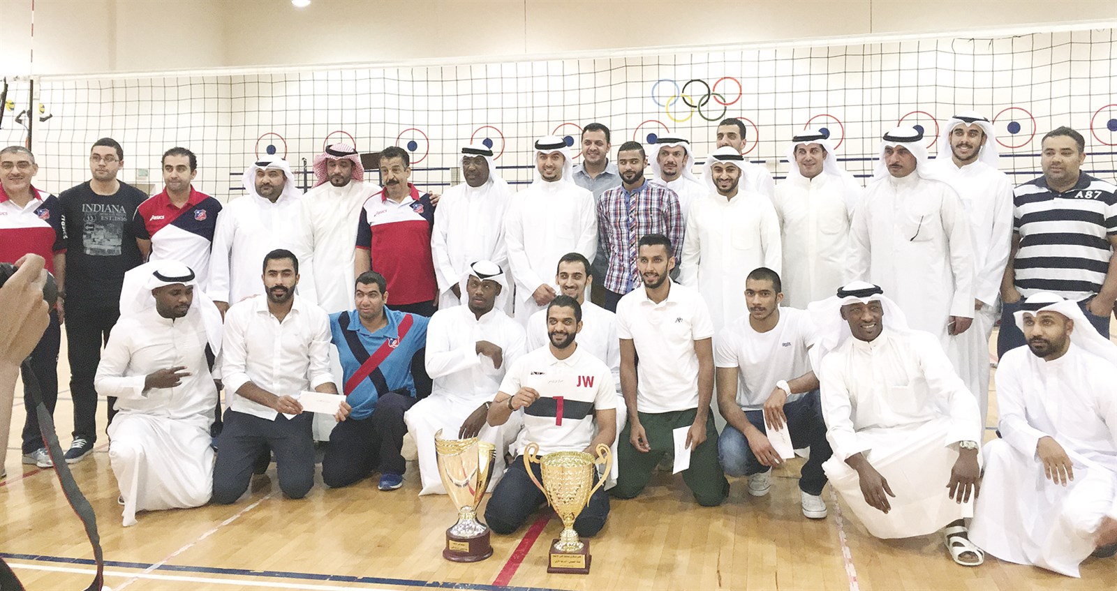 u0627u0644u0646u0635u0641 u0648u0627u0644u0639u0646u0632u064a u0648u0627u0644u0628u062du0631u064a u064au062au0648u0633u0637u0648u0646 u0646u062cu0648u0645 u00abu0637u0627u0626u0631u0629 u0627u0644u0643u0648u064au062au00bb