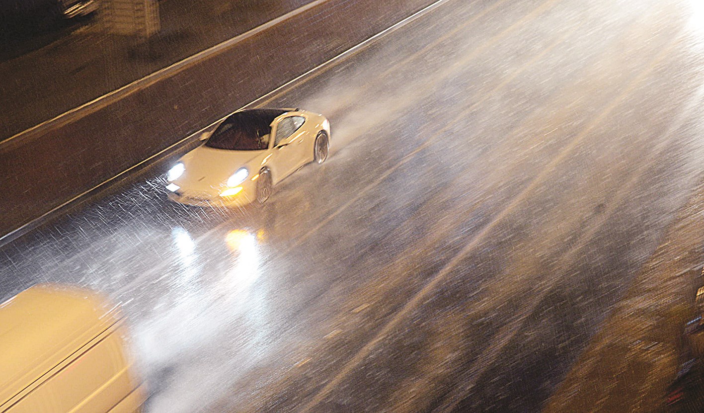 غزارة الأمطار باغتت السيارات