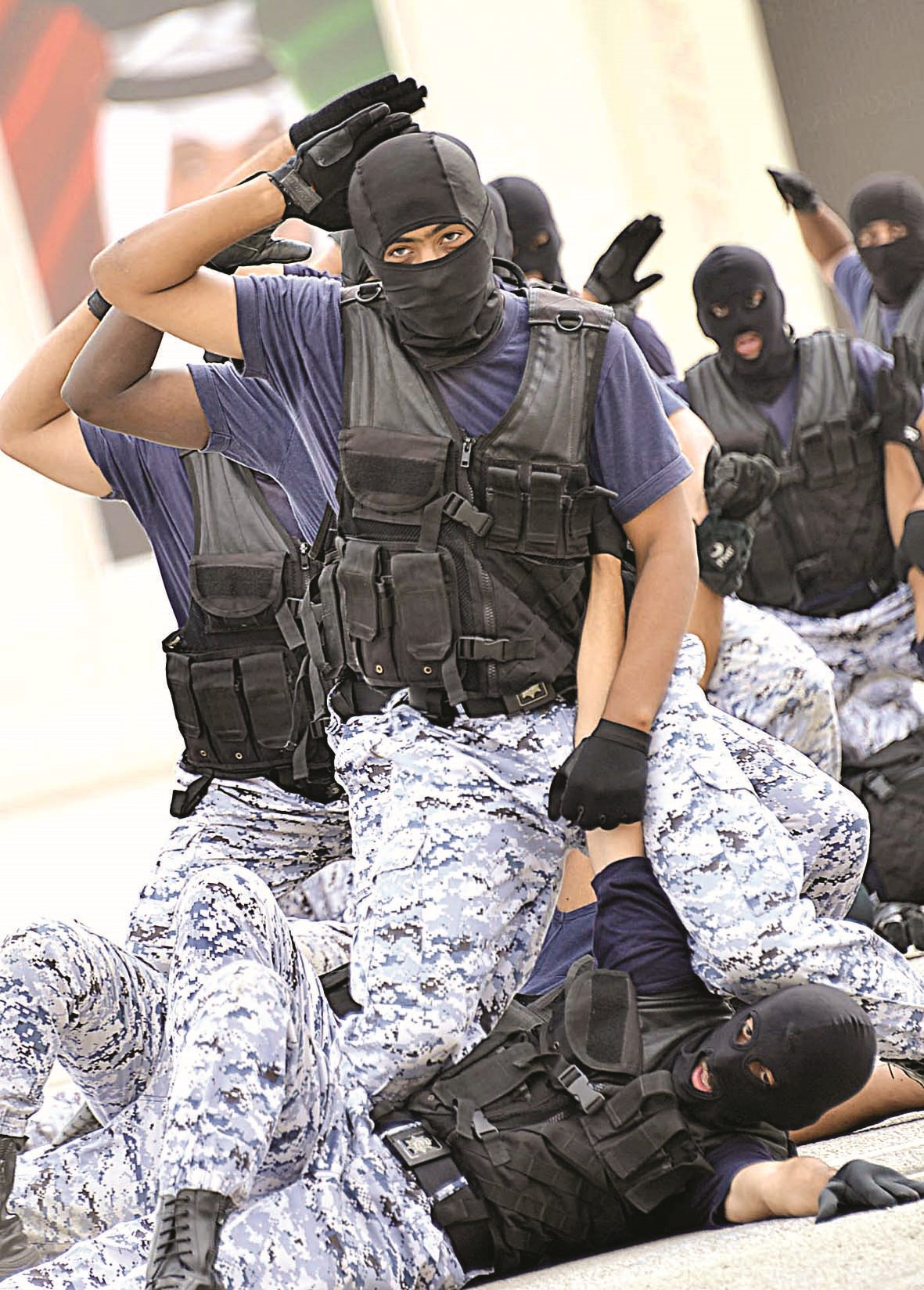 u062cu0627u0646u0628 u0645u0646 u062du0641u0644 u062au062eu0631u064au062c u0637u0644u0628u0629 u0645u0639u0647u062f u0636u0628u0627u0637 u0627u0644u0635u0641 u0623u0645u0633 (u062au0635u0648u064au0631 u0646u0627u064au0641 u0627u0644u0639u0642u0644u0629)