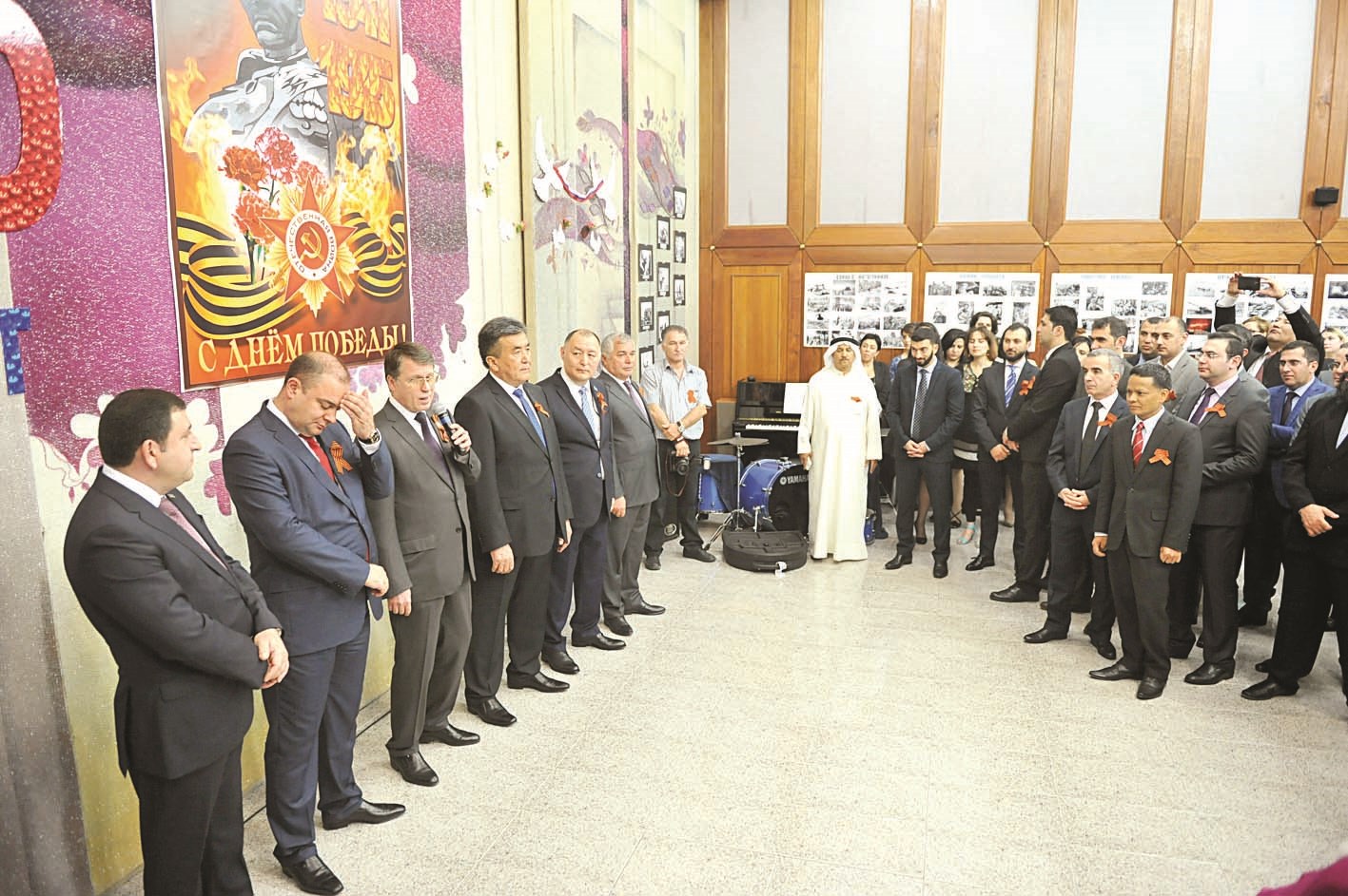 u0627u0644u0633u0641u064au0631 u0627u0644u0631u0648u0633u064a u0645u062au062du062fu062bu0627u064b u0644u0644u062du0636u0648u0631 u0639u0646 u0627u0644u0645u0646u0627u0633u0628u0629 (u062au0635u0648u064au0631 u0646u0648u0631 u0647u0646u062fu0627u0648u064a)