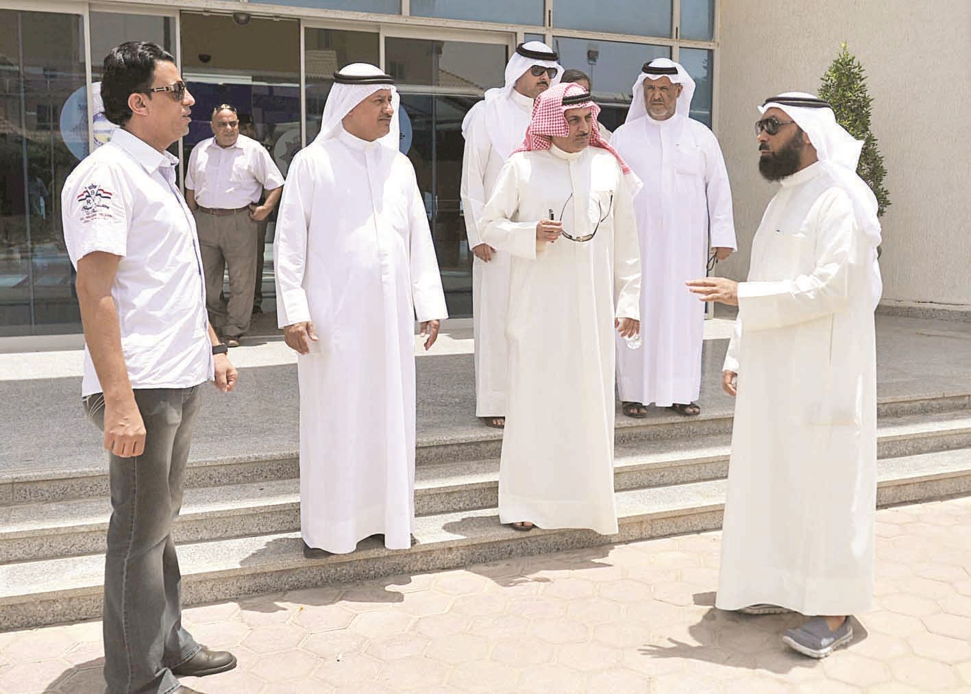 u0623u0639u0636u0627u0621 u0627u0644u0628u0644u062fu064a u0644u0645 u064au062cu062fu0648u0627 u0645u0633u062au0642u0628u0644u064au0647u0645 u0641u064a u0646u0627u062fu064a u0627u0644u0636u0628u0627u0637 (u062au0635u0648u064au0631 u0633u0639u062f u0647u0646u062fu0627u0648u064a)