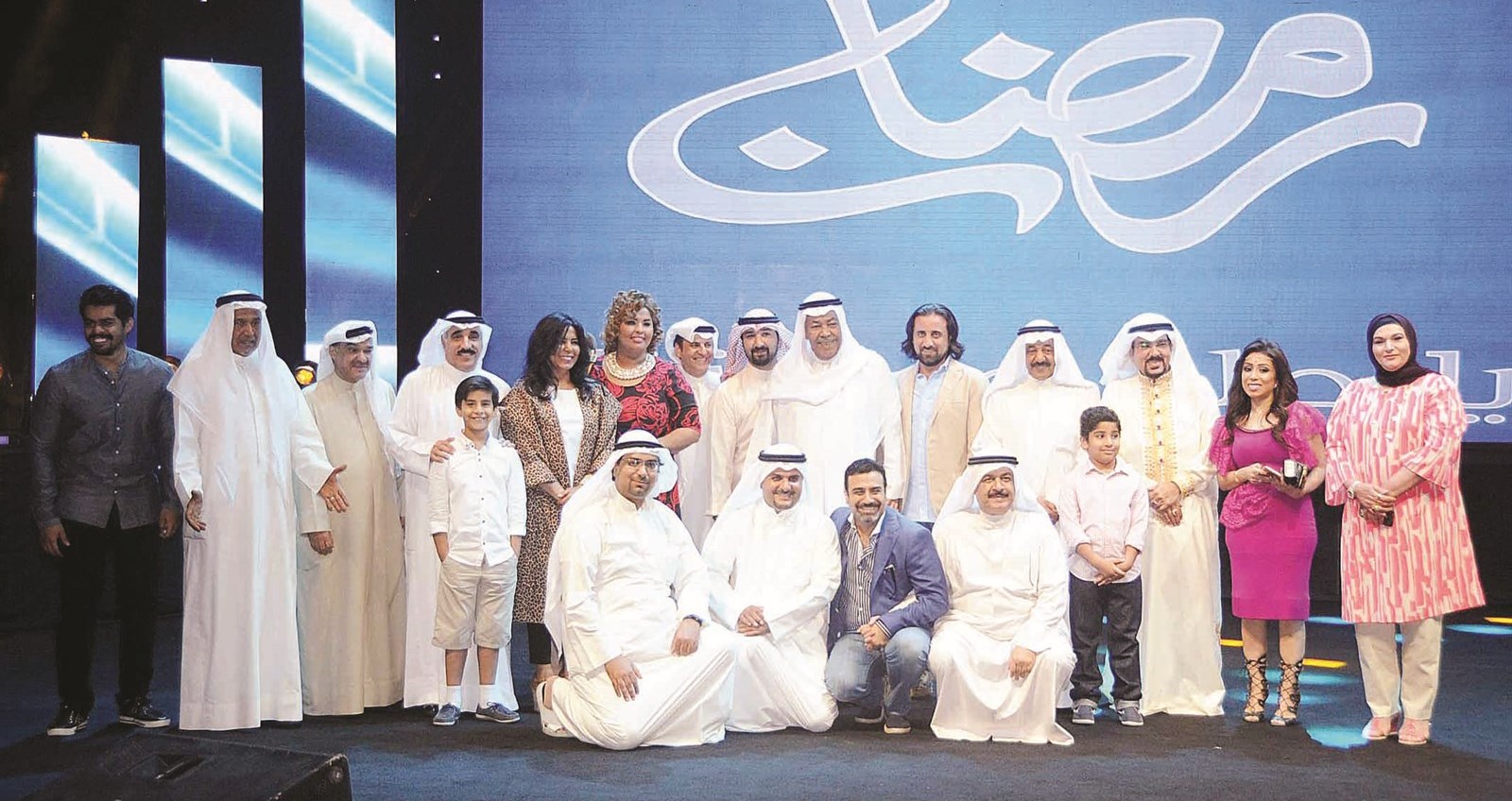 u062du0636u0648u0631 u0627u0644u062du0641u0644 u0641u064a u0644u0642u0637u0629 u062cu0645u0627u0639u064au0629 (u062au0635u0648u064au0631: u0637u0627u0631u0642 u0639u0632u0627u0644u062fu064au0646)