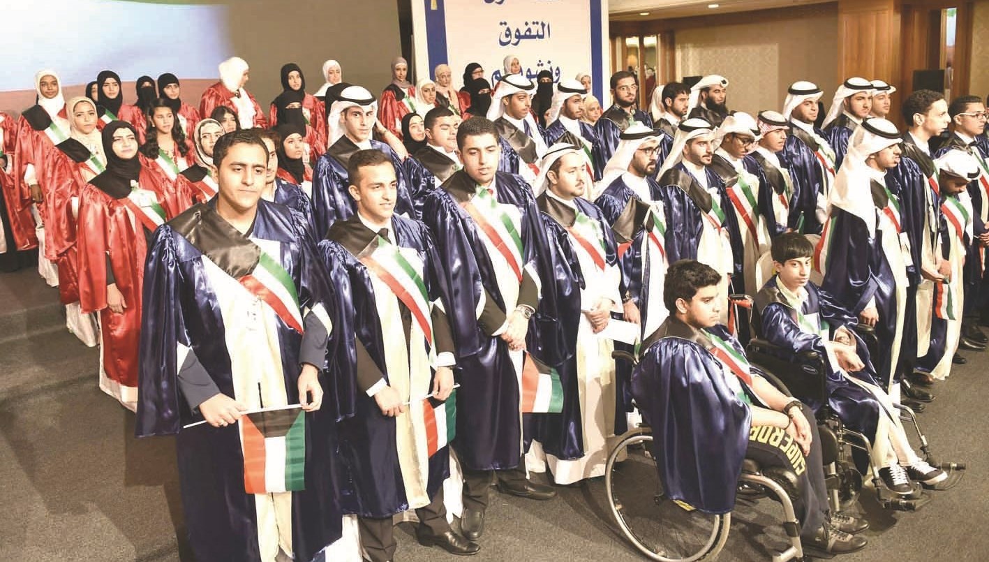 الفائقون قبل التكريم