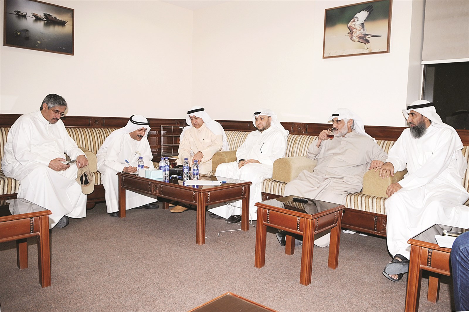 u0631u0626u064au0633 u0627u0644u062au062du0631u064au0631 u0627u0644u0632u0645u064au0644 u0645u0627u062cu062f u0627u0644u0639u0644u064a u0645u062au0648u0633u0637u0627 u0648u0643u0644u0627u0621 u00abu0627u0644u0643u0647u0631u0628u0627u0621u00bb u0641u064a u062fu064au0648u0627u0646u064au0629 u00abu0627u0644u0631u0627u064au00bb  (u062au0635u0648u064au0631 u0643u0631u0645 u0630u064au0627u0628)