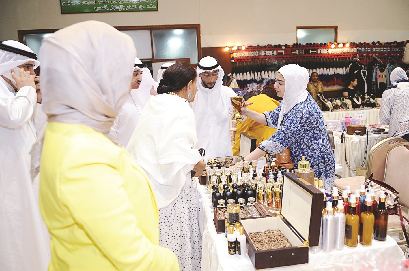 معروضات عطور (تصوير كرم ذياب)