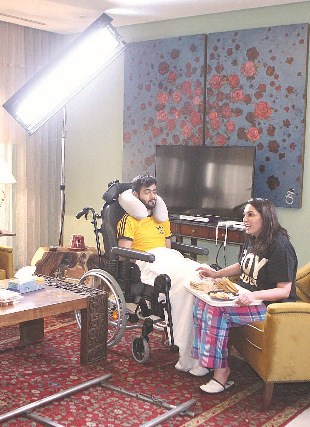 فاطمة الصفي وحمد أشكناني في «أمنا رويحة الينّة»