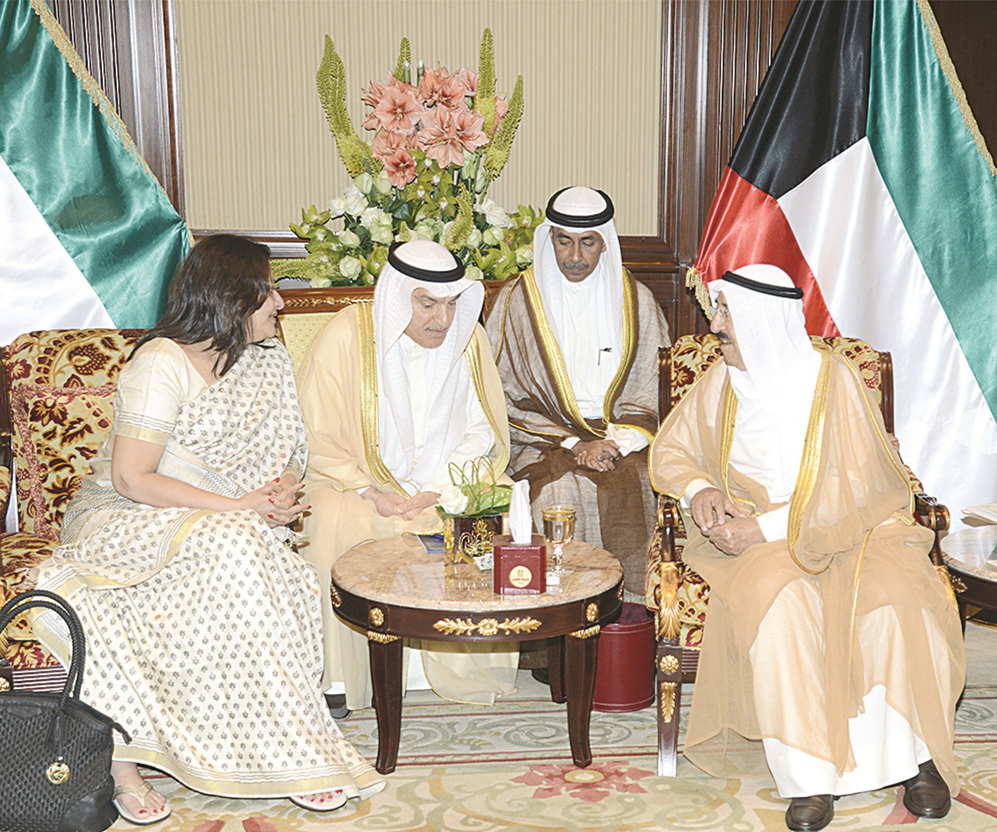 صاحب السمو مستقبلاً المديرة الفخرية لمؤسسة جامنالال