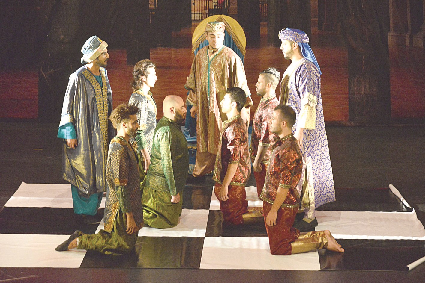 مشهد لعبة الشطرنج... من الرابح ؟!