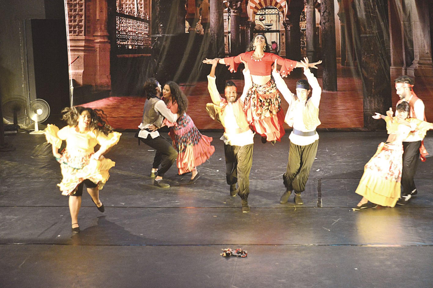 نجوم «لابا» الاستعراضية... رائعون