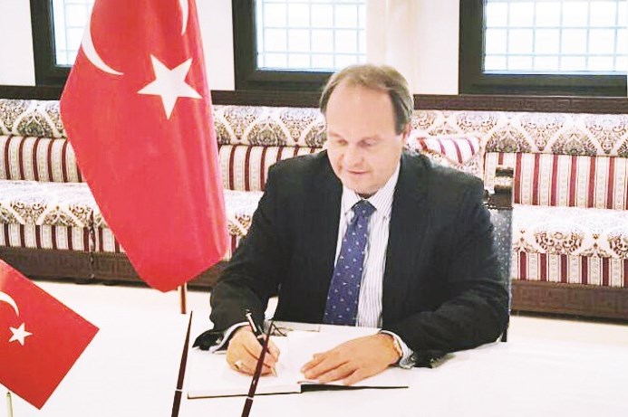... والسفير الالماني
