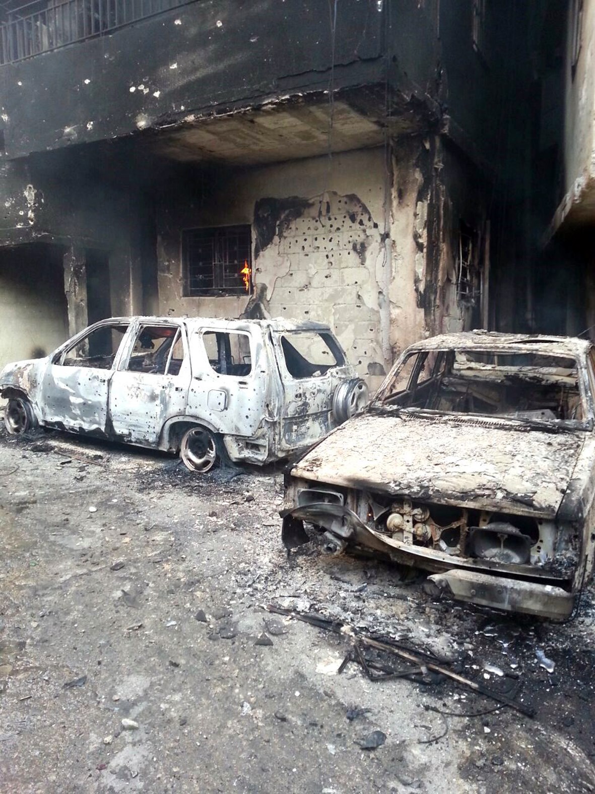 u0633u064au0627u0631u062au0627u0646 u0645u062du062au0631u0642u062au0627u0646 u0628u0645u0648u0642u0639 u0627u0644u0627u0634u062au0628u0627u0643 u0641u064a u0639u064au0646 u0627u0644u062du0644u0648u0629